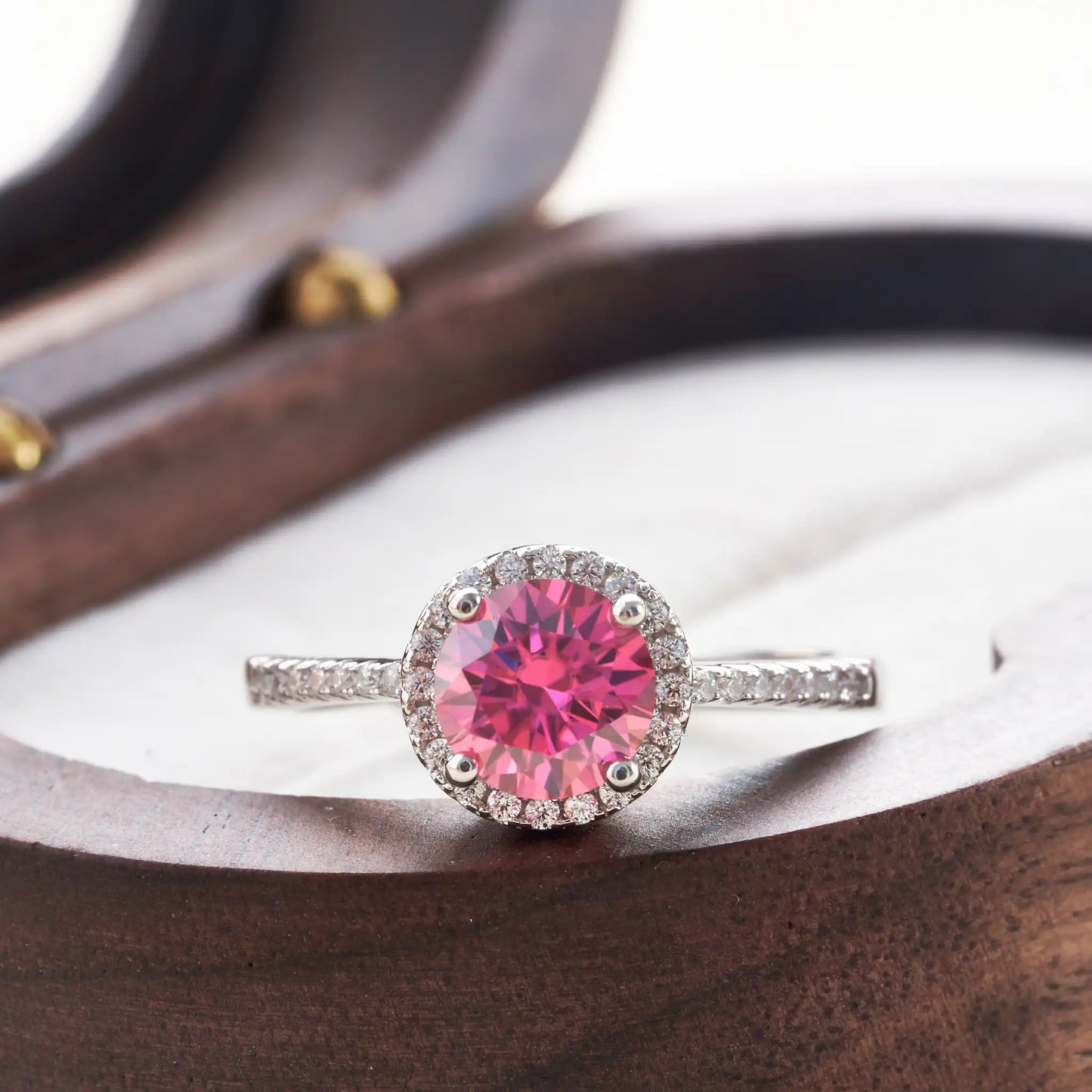 Hemasa 1ct Pink Color 6.5mm Moissanite Ring 925 Sterling Silver Engagement Wedding Rings for Women Jewelry with Certificate