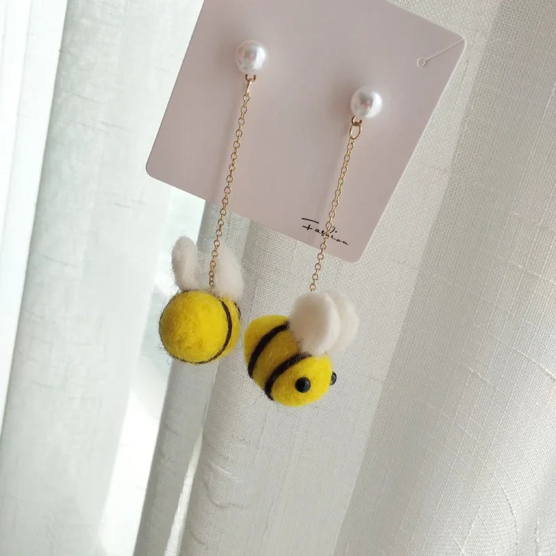 Cute Bee Earrings Creative Handmaking Wool Felt Bee Drop Earrings Fashion Kawaii Long Earring For Women Girls Ear Accessories