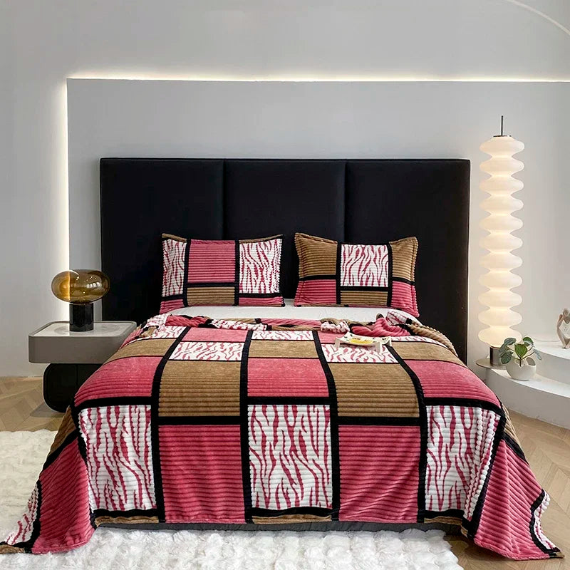 New Geometric Grid Printed Blanket Milk Velvet Plush Blanket Casual Office Thin Blanket Machine Washable Plaid Blankets