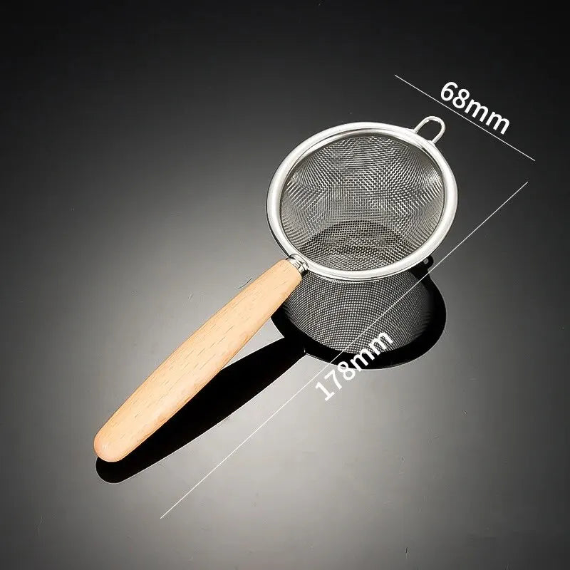 Hemasa 1pc   Stainless Steel Mesh Filter Spoon with Wooden Handle  /Flour Filter Spoon Household Kitchen Fried Food Filter Oil