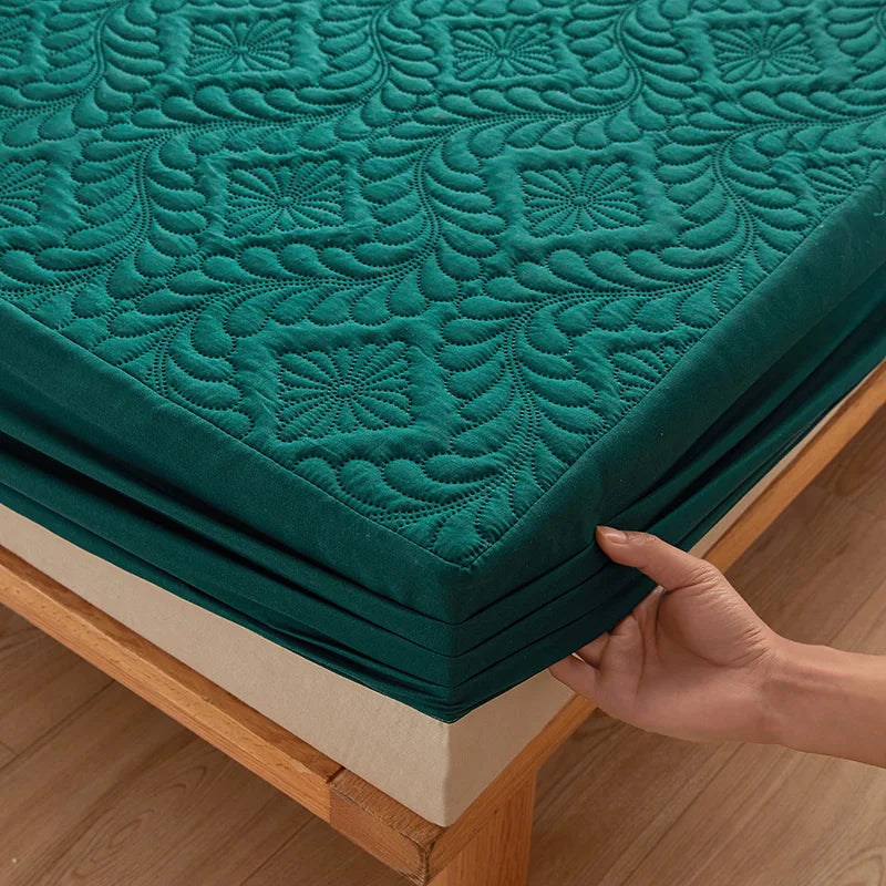 Waterproof Mattress Pad Queen King Mattress Protector Thick Mattress Cover Quilted Fitted Sheet Bed Pad Cover ( No Pillowcase)