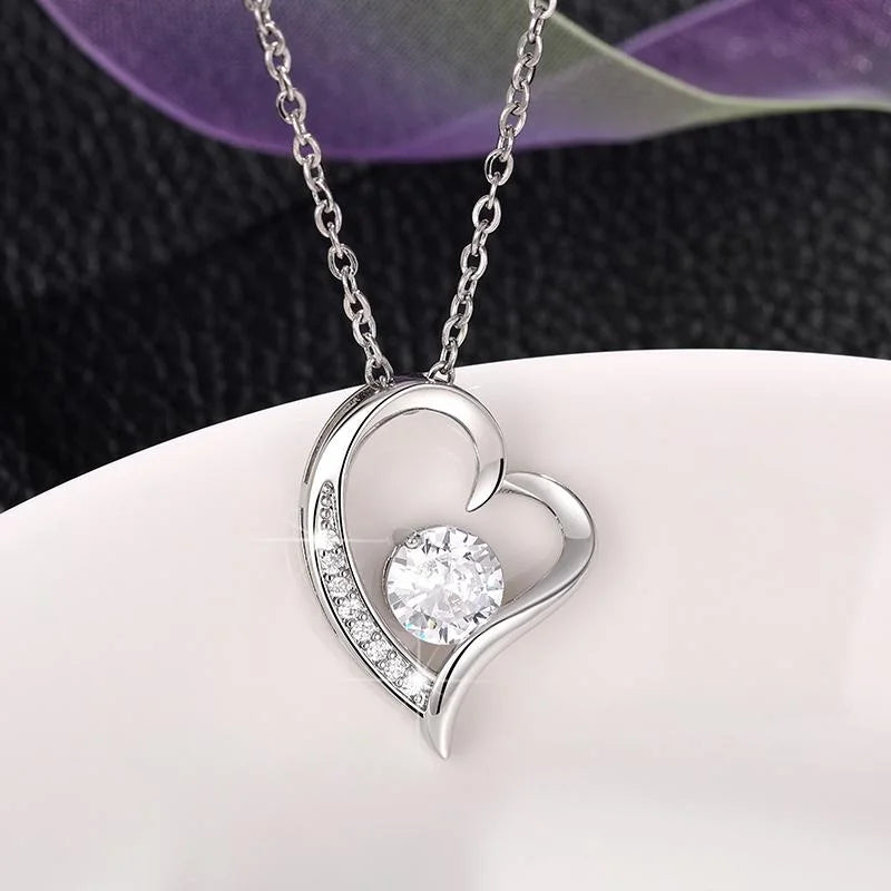 Hemasa Luxury Fashion Clavicle Necklace Zircon Heart Pendant Necklace for Women Bridal Wedding Necklace Birthday Party Jewelry Gift