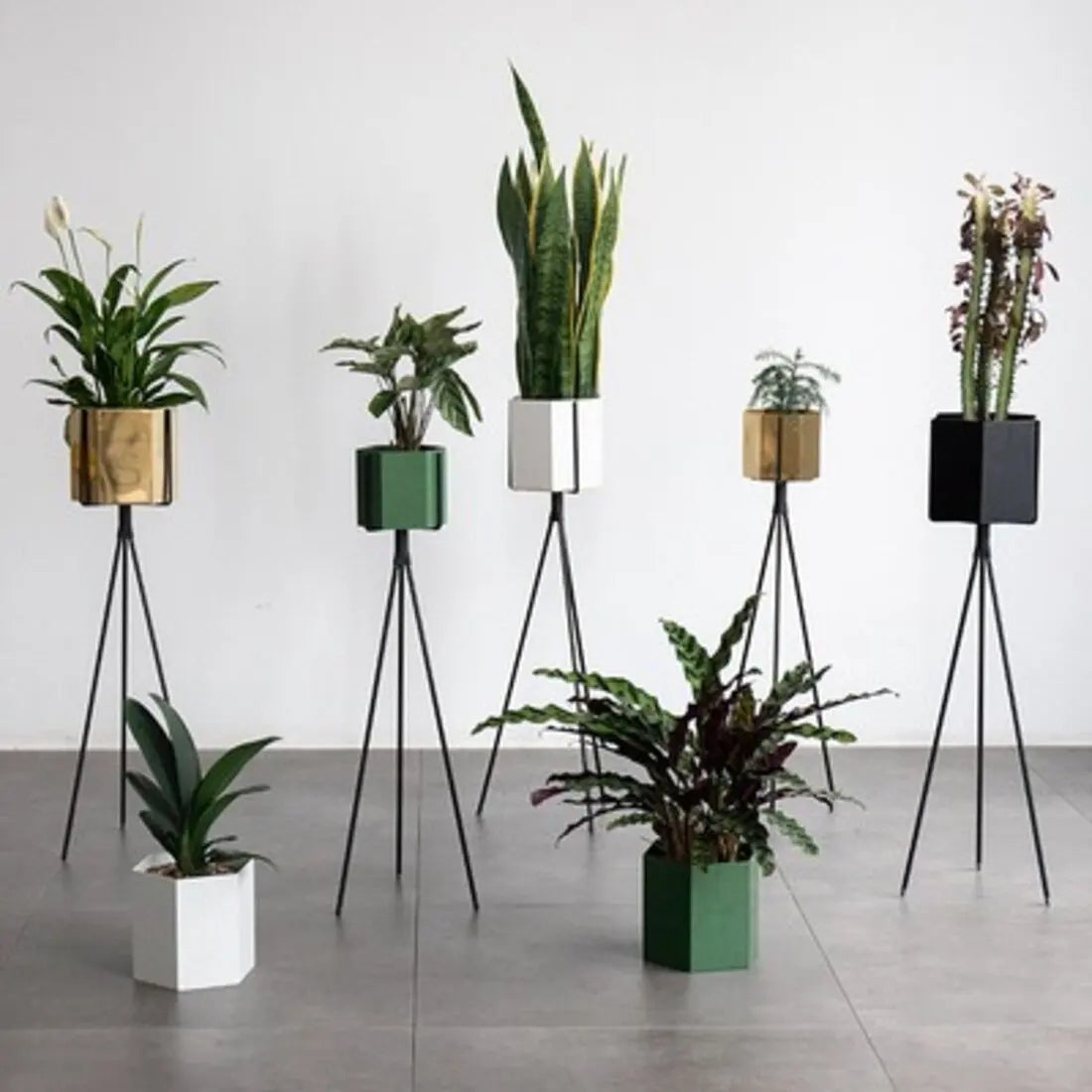 Plant Pot Modern Metal Planter Living Room Decorative Plant Stand Garden Planter