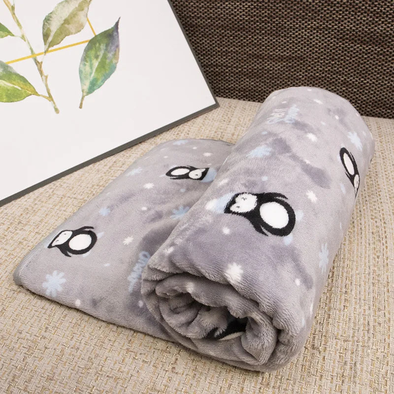 Hemasa Soft flannel dog blanket winter warm and comfortable pet bed sheet mat cartoon cute cat and dog sleeping blanket pet supplies