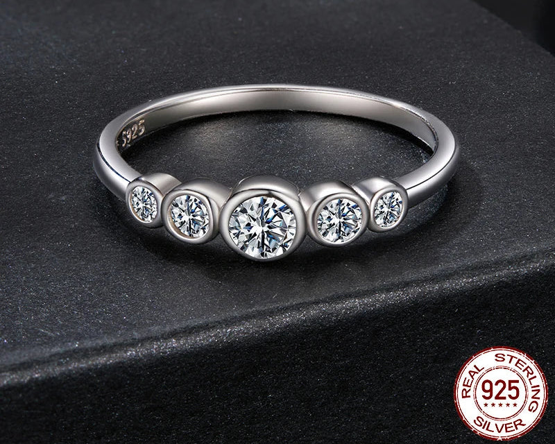 Tejesa Classic 925 Sterling Silver Moissanite Ring, Five Stones Bezel Setting Moissanite Ring for Women Engagement Jewelry Gift