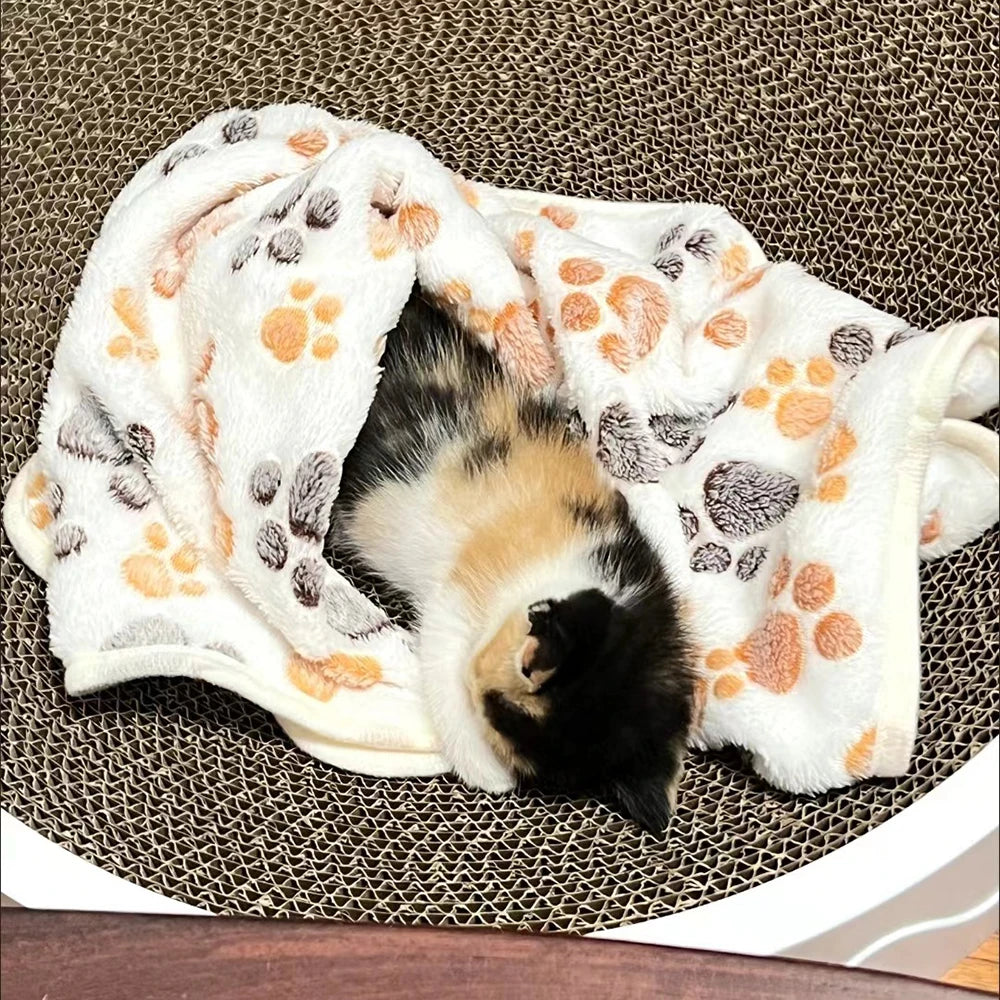 Tejesa Warm Pet Cat Blanket Autumn Winter Cozy Thicken Fleece Kitten Footprint Bed Mat for Small Medium Big Cats Dog Chihuahua Supplies