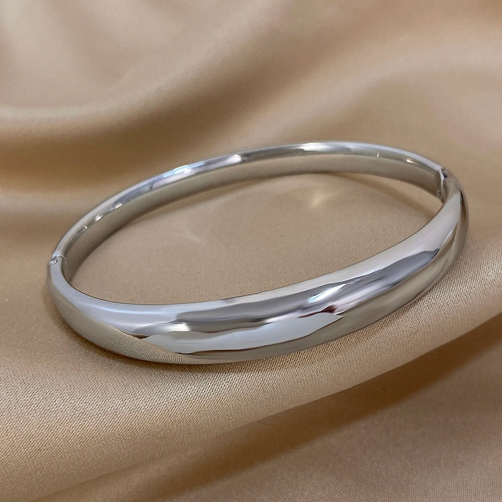 Greatera Chunky Smooth Stainless Steel Cuff Bracelet Bangle for Women Gold Plated Curved Thick Bracelets Waterproof Jewelry