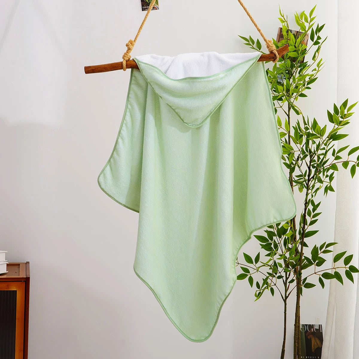 Tejesa Winter Thickened Super Absorption Coral Fleece Baby Swaddle Blanket /Newborn Bath Towel Size 80x80cm