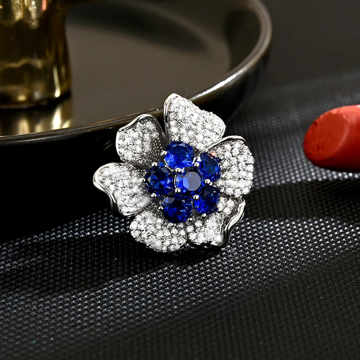 Retro niche small orchid magnetic buckle new temperament versatile inlaid diamond zircon flower corsage accessories