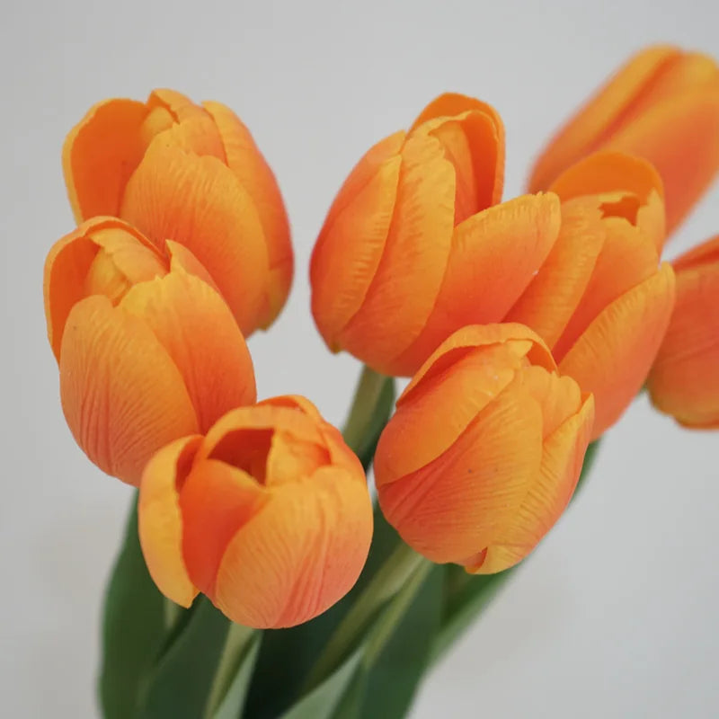 5Pcs Hand Feel Moisturizing Tulip Flowers Real Touch Artificial Flowers for Home Decoration Fake Tulips Flowers Wedding Bouquet