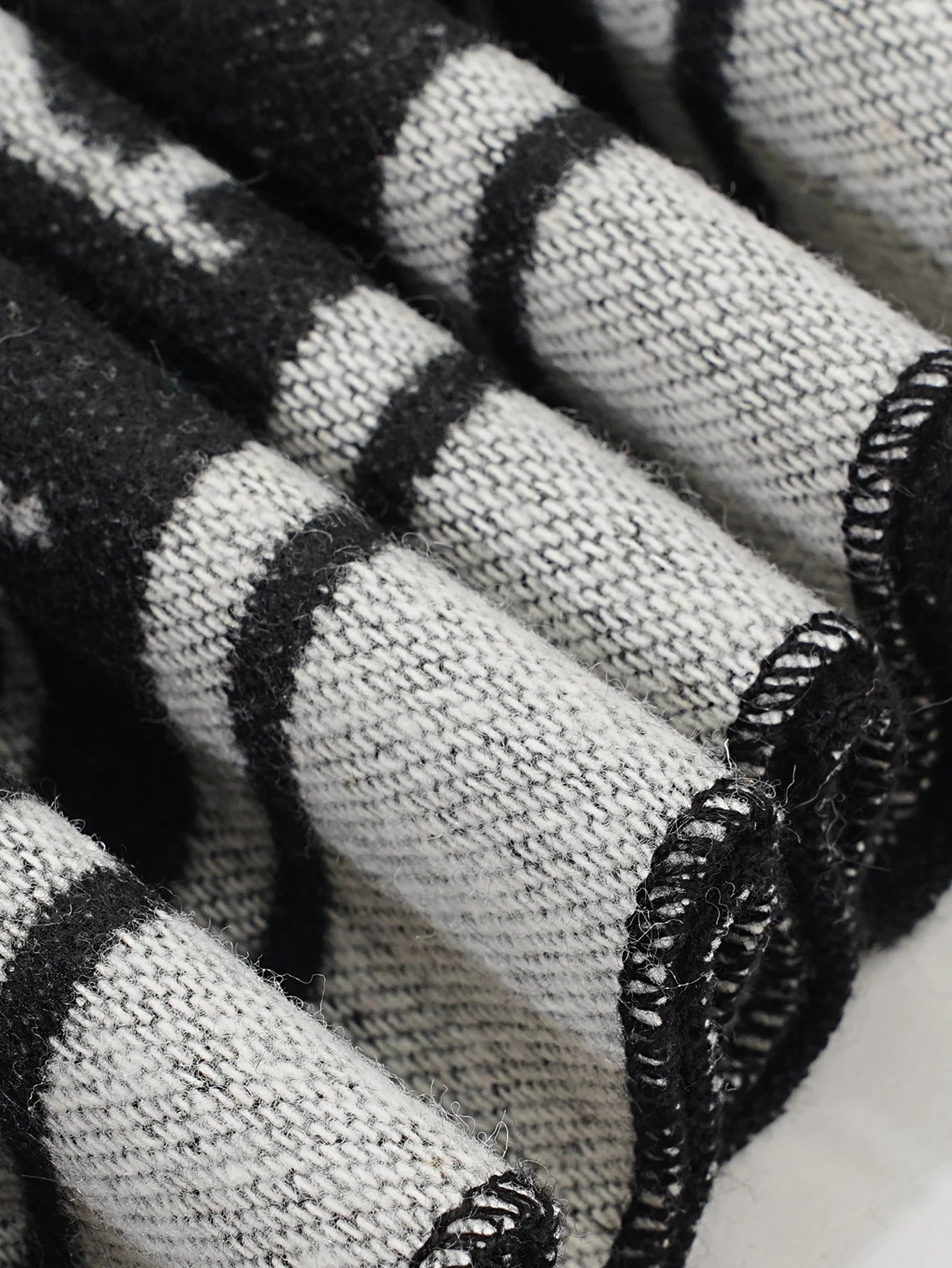 Men's Autumn Winter Double-Sided Fashion Print Soft Warm Short Beard Scarf Wool Blend Travel Photography Holiday Gift Suitable O