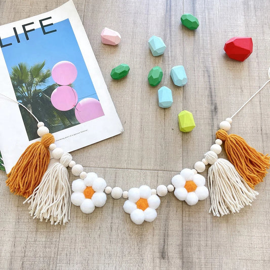 INS Hanging Wooden Beads Garland Boho Felt Daisy Tassel Wall Decoration Boho Baby Kids Room Decor Hanging Pendant Photo Props