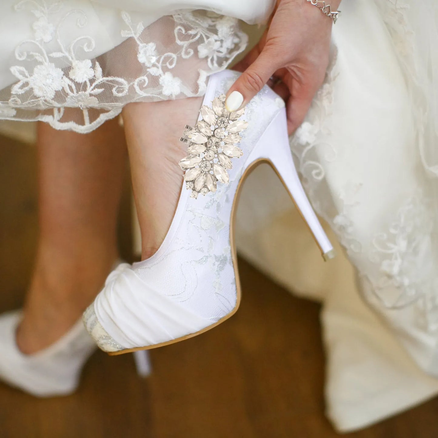 Tejesa 1Pair Rhinestone Shoe Clips Crystal Decorative Buckles for Women Pumps Flats Sandals Removable Wedding Party Banquet Birthday