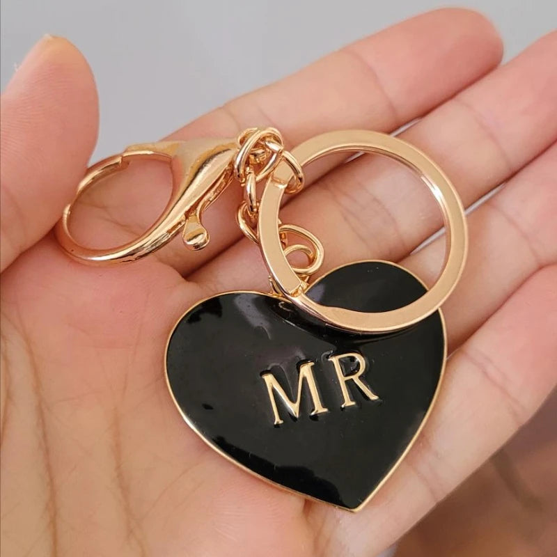 Hemasa Personality Alloy Black And White Heart Key Chain Drip oil Letters MRMRS Love Bag Pendant