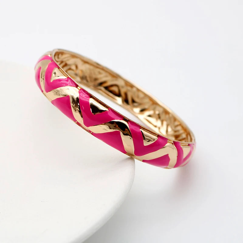 Fuchsia Enamel Metal Bangle For Women Designer New Jewelry Fashion Bohemia Wave Stripe Styles Iron Trendy Girl Gift Party 202195