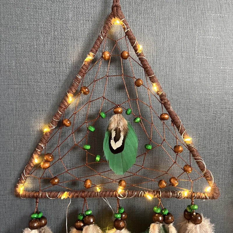 Tejesa Triangle Dream Catcher Wind Chimes Hand-woven Feather Living Room Wall Hanging Ornaments Christmas Gift Home Decoration