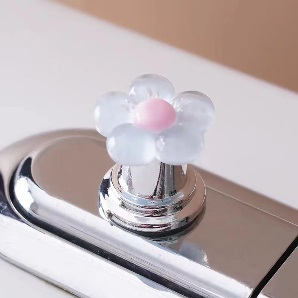 Hemasa 5pcs Flower Shaped Toilet Presser Love Toilet Press Button Tank Push Switch Water Tank Buttons Nail Protector Bathroom Decor