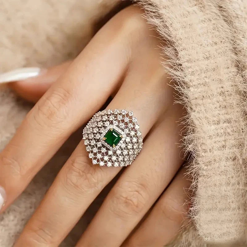 Huitan Sparkling Women Ring Inlaid Green CZ Hollow Design Fashion Wedding Elegant Lady Anniversary Accessories Jewelry Gift