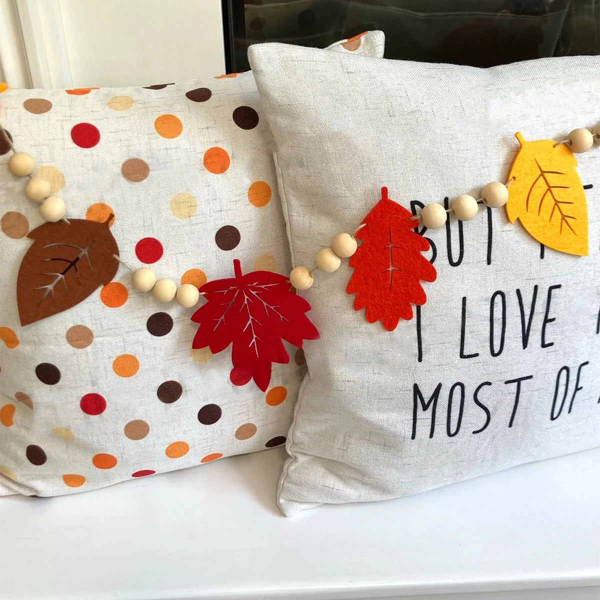 Autumn Leaf Garland Fall Maple Leaf Hanging Banner for Harvest Thanksgiving Seasonal Home Decoration Wood Bead Felt Decor Gift