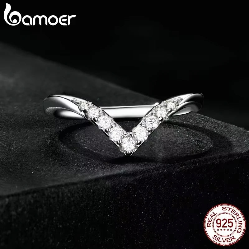 Bamoer V-shape Moissanite Ring Delicate Lab Diamond Ring 925 Sterling Silver for Women Engagement Wedding Jewelry