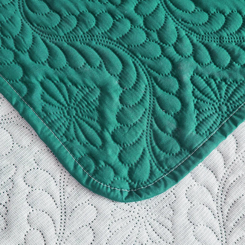 Dirt-Proof Bedspread Waterproof Dog Bed Cover Pet Blanket for Furniture Bed Protector Couch Cover for Dogs Cats Non-Slip Backing