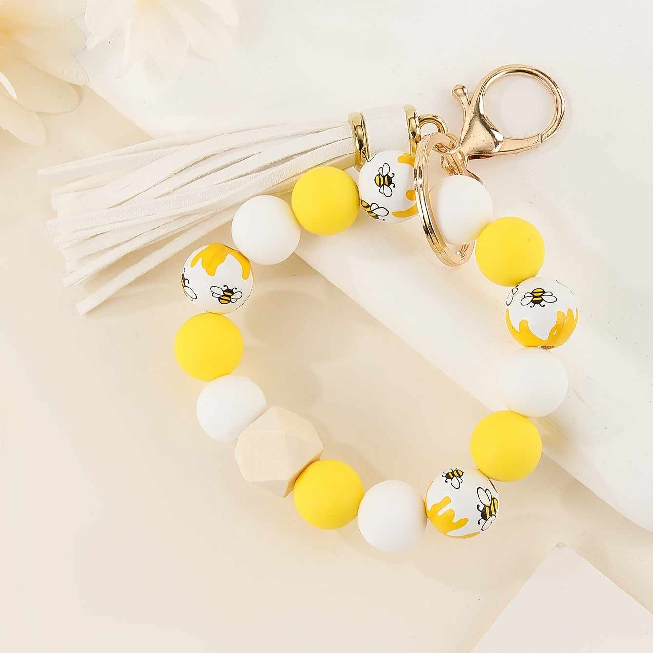 Silicone Beaded Tassel Keychain, Creative Wristlet with Wooden Beads, Fashionable Women's Accessory for Valentine's Day