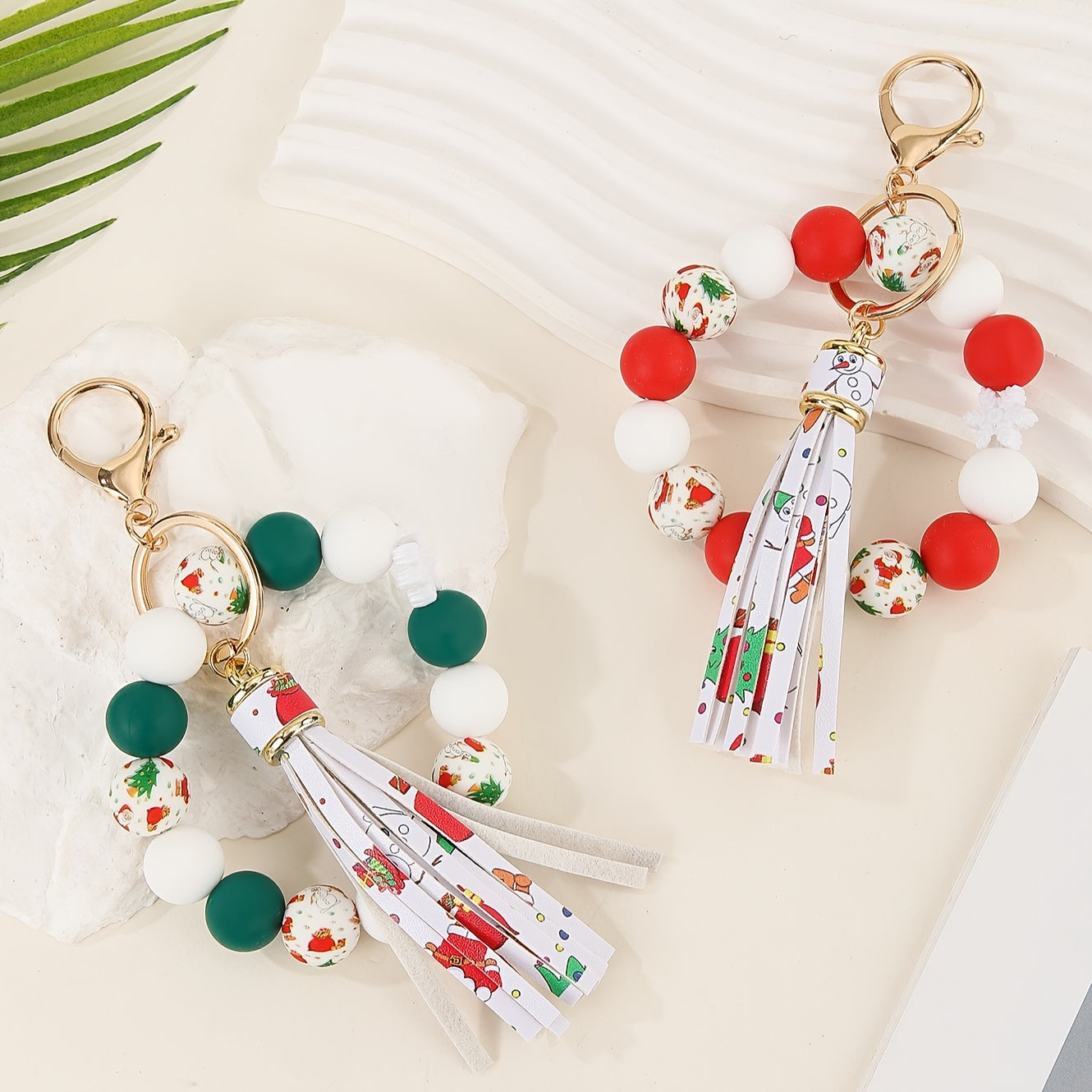 Festive Snowflake Silicone Beaded Keychain & Bracelet Set - Vibrant Holiday Accessory with Lobster Clasp, Perfect Gift for Women and Girls, Durable, Water-Resistant, and Easy to Attach