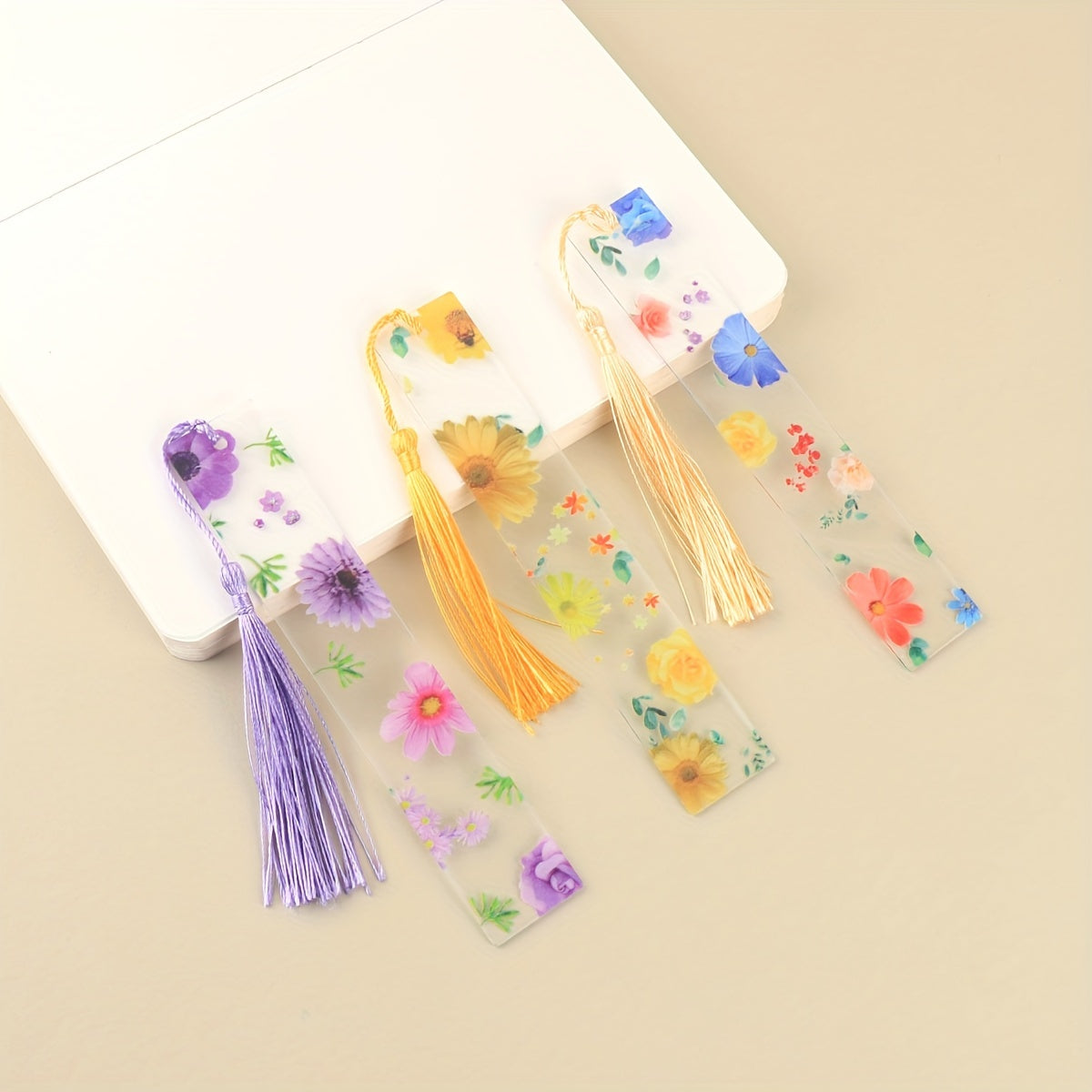 1pc Transparent Acrylic Colorful Flower Print Bookmark, Fashion Portable Office Supplies And Accessories Book Aid Bookmark
