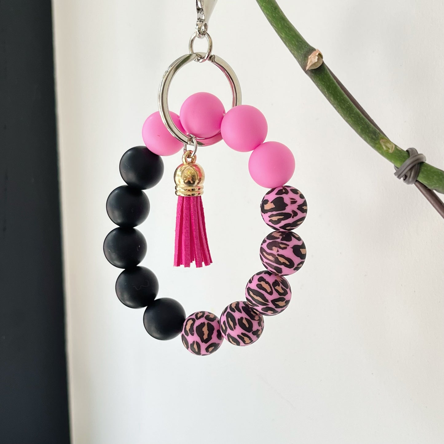 Festive Pink Leopard Print Silicone Bead Keychain with Tassel - Perfect for Birthdays - Women's Fashion Accessory